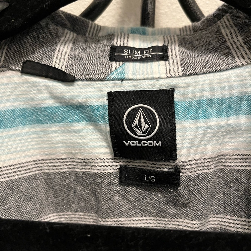 Volcom Button Down - Picture 2 of 4